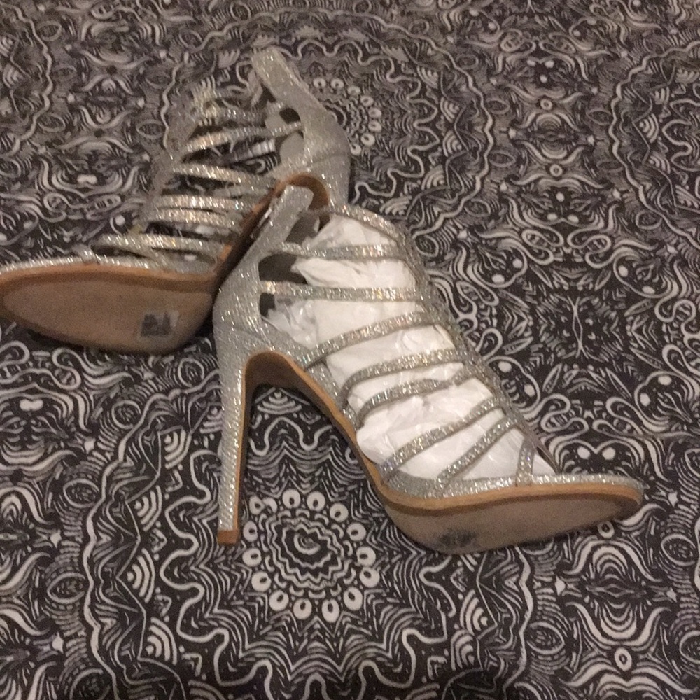 Sandals - Picture 2 of 8